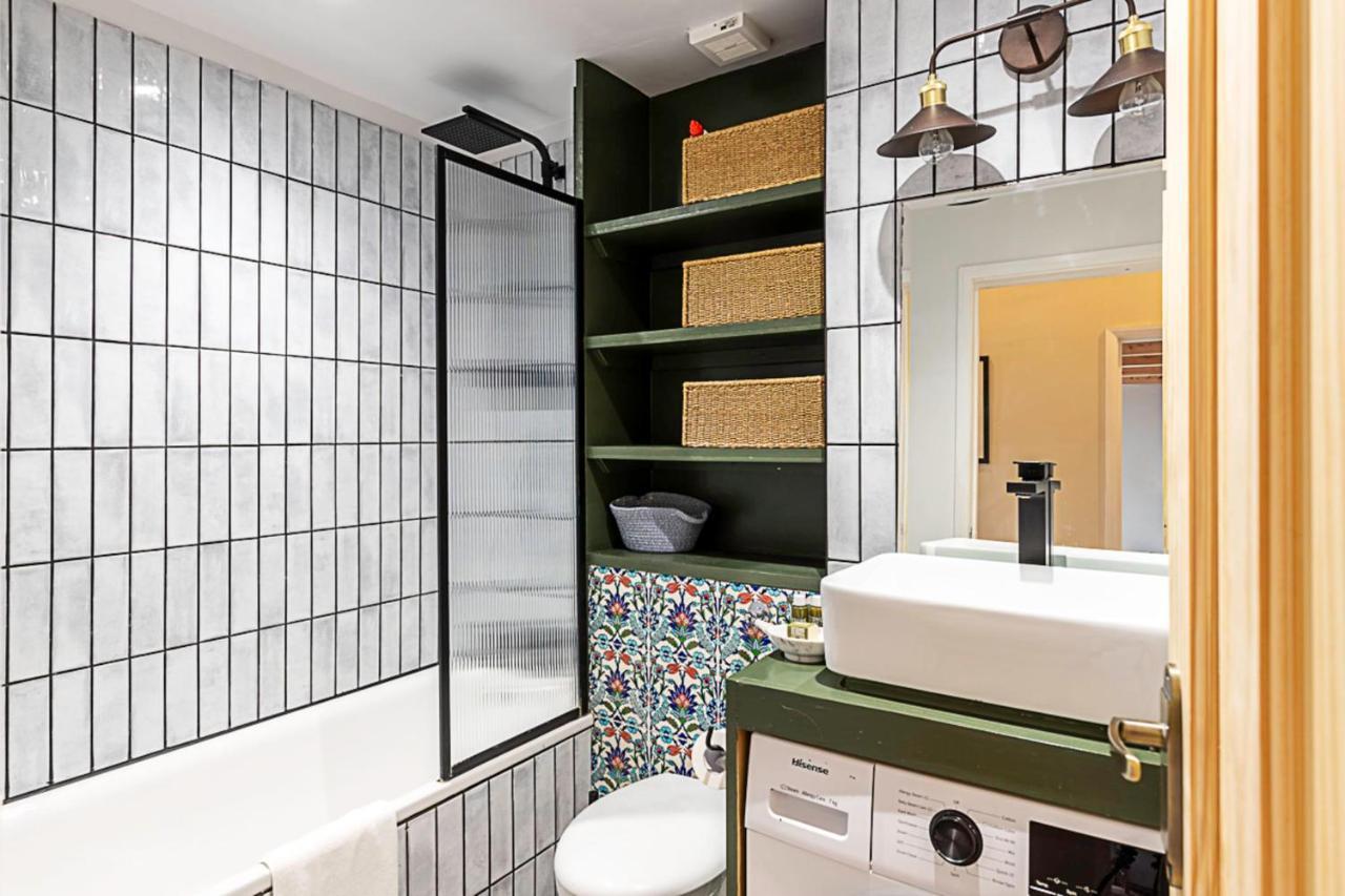 Beautiful Two Bedroom Abode Near Victoria London Exterior foto