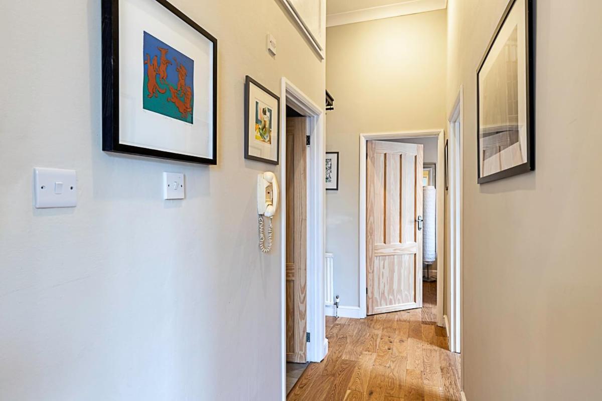 Beautiful Two Bedroom Abode Near Victoria London Exterior foto